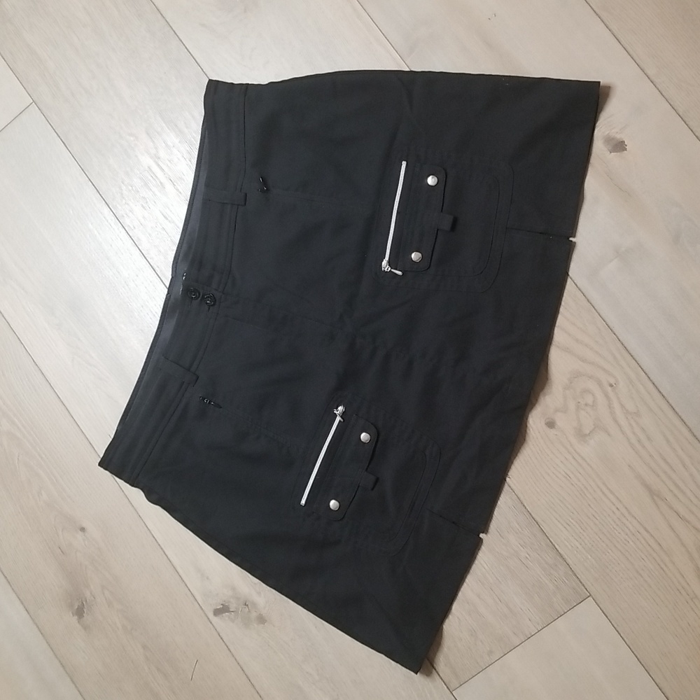 Maggie Lane Skort Accents On Pockets